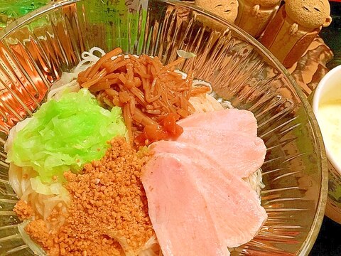 なめたけとチキンのとろとろ梅だれ素麺